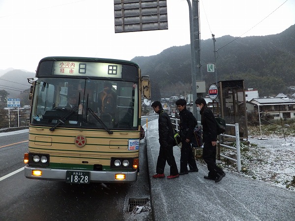 路線バスを利用する高校通学生