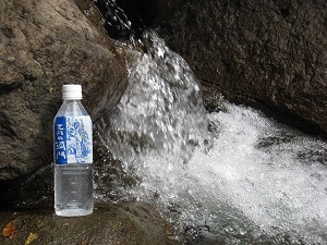 耶馬溪源流水　青の洞門