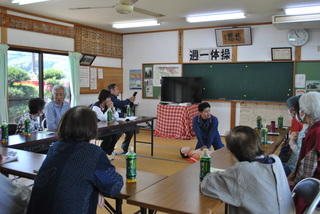 心臓マッサージの実演