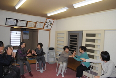 歌に合わせた体操