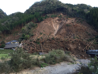 山地崩落後