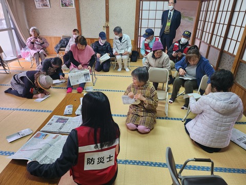 防災士によるスリッパ作り
