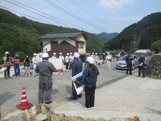 山国町堰堤説明