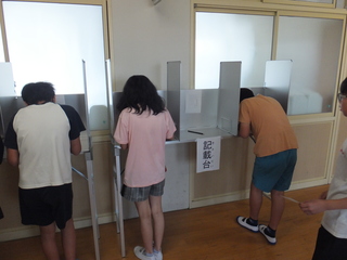 模擬投票の様子