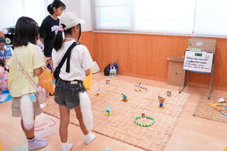 狙いを定めて投げます！