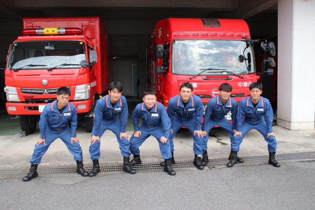 ６人