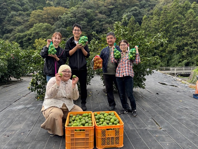 樹園地にて記念撮影 樹園地にて記念撮影