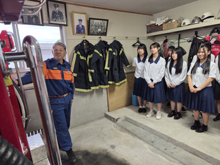 消防団員による車両装備説明 消防団員による車両装備説明