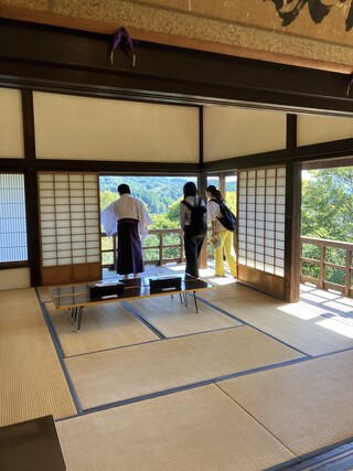 末廣神社の栖鳳楼をお借りしました