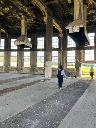 機関庫内を特別にガイドを受けました