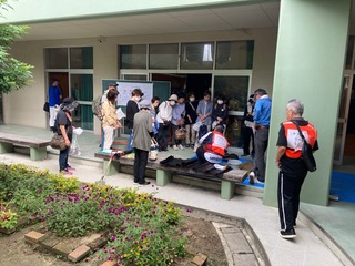 土のうの作り方講習 土のうの作り方の説明