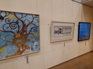 県美展展示会場の写真１