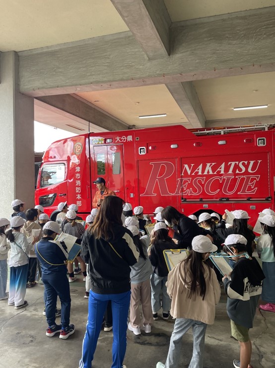 救助工作車の見学 救助工作車の見学