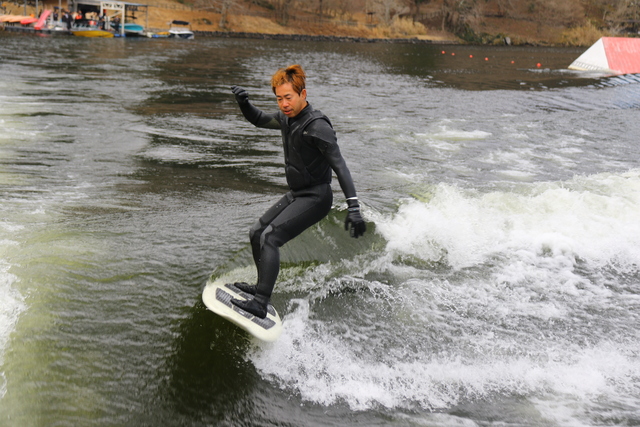 ウェイクサーフィン ウェイクサーフィン