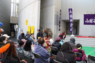 活気あふれる会場