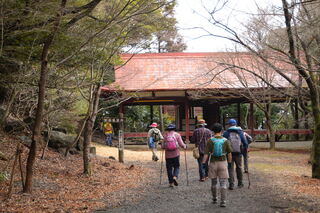 箭山神社見学の様子