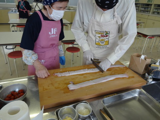 鱧の骨切り