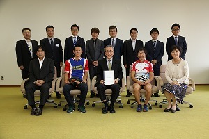 メイプル耶馬サイクリングロード活性化会議　提言書手交式