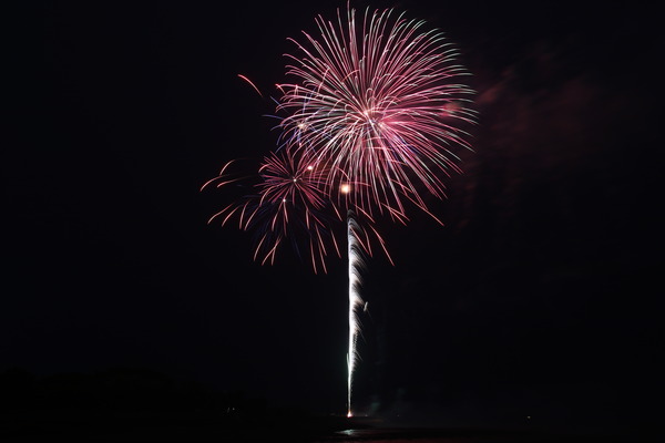 夜空を彩る花火