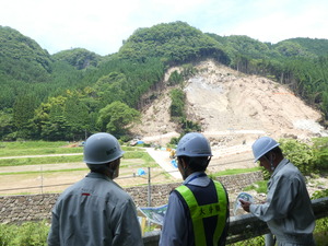 応急普及工事を現地で確認