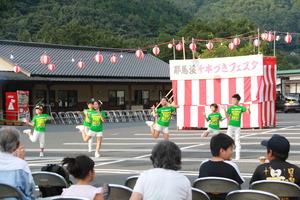 キッズダンスの披露