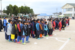 開会式で整列する選手のみなさん