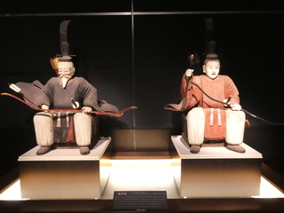 薦神社神門の随神像