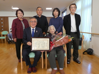 恵良さんご家族と奥塚市長