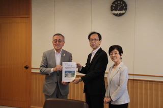 県知事と